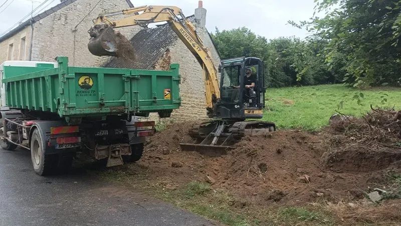 Travaux de terrassement près de Coutances